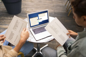 Governement-agreement-on-table-with-dollar-a-part-of-dealing-with-government-contracting-pricing